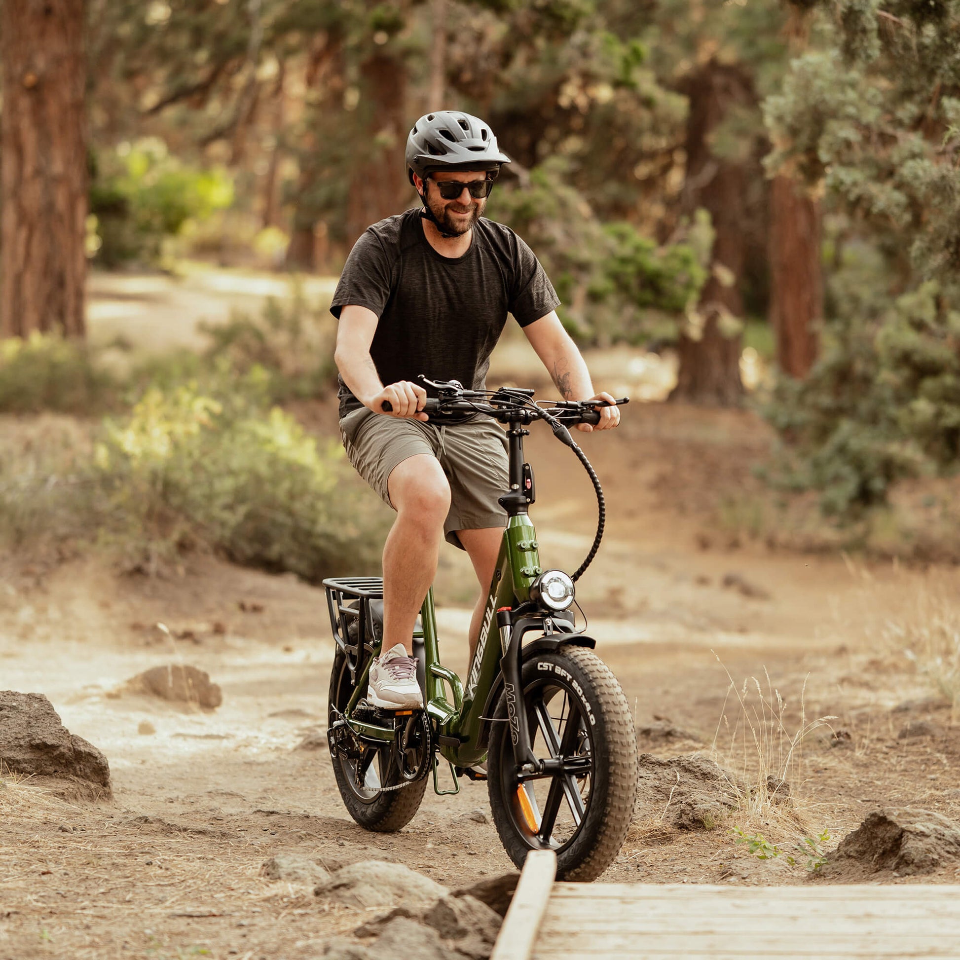 kingbull Literider 2.0 users enjoy cycling time in the park