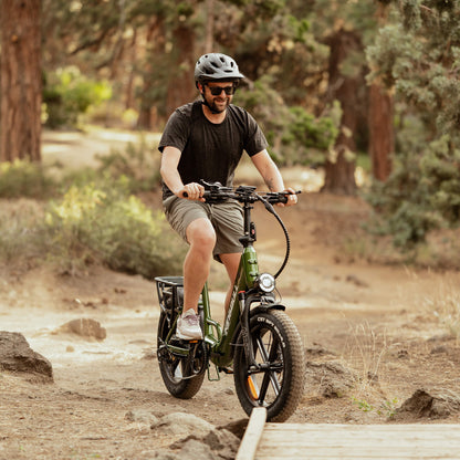 kingbull Literider 2.0 users enjoy cycling time in the park